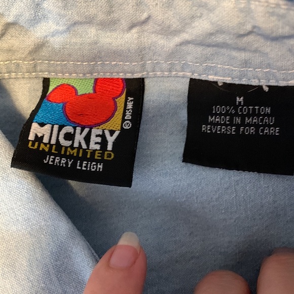 Disney Mickey unlimited jerry Leigh size m button down shirt light blue chambray - Picture 4 of 7
